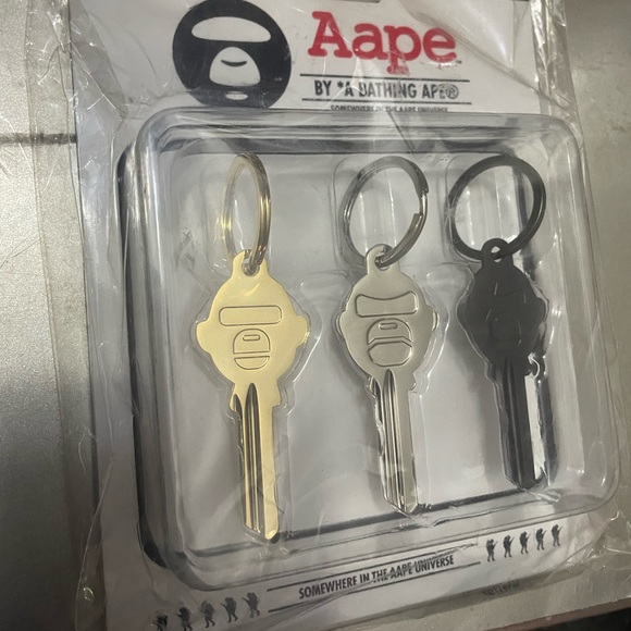 Aape by bathing ape Set of keys - Picture 2 of 3